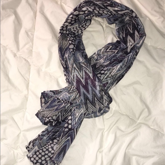 Multi printed scarf - Picture 2 of 2
